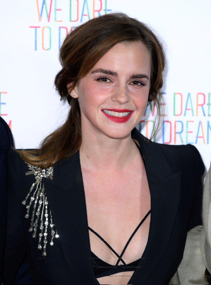 hmHl7Kv7 Every gaze of hers is an emmagasm - Emma Watson 06.jpg